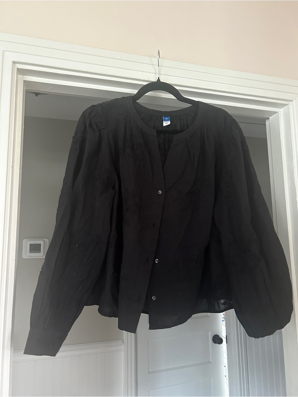 Old Navy Black Button-Front Puff Sleeve Blouse